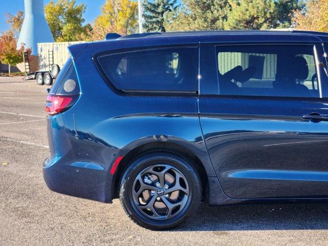 used 2021 Chrysler Pacifica Hybrid car, priced at $26,000