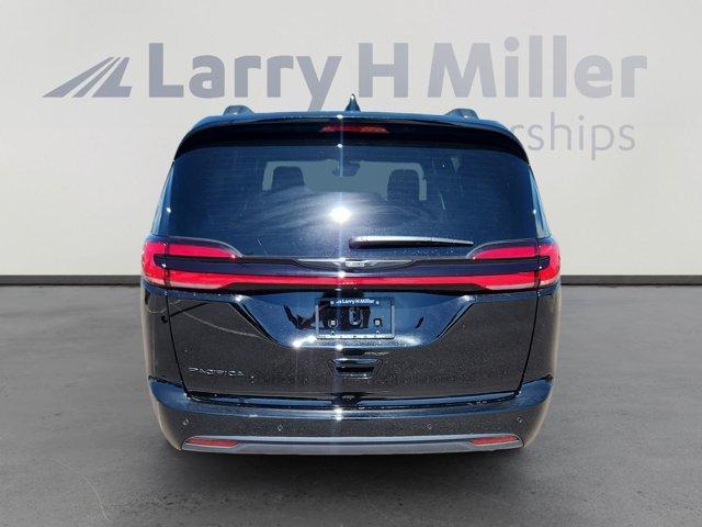new 2025 Chrysler Pacifica car, priced at $41,427
