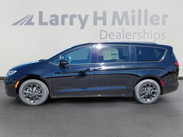 new 2025 Chrysler Pacifica car, priced at $41,427