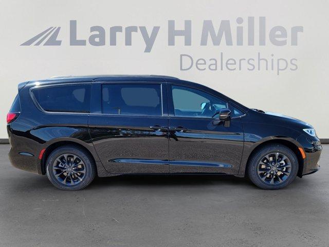 new 2025 Chrysler Pacifica car, priced at $41,427