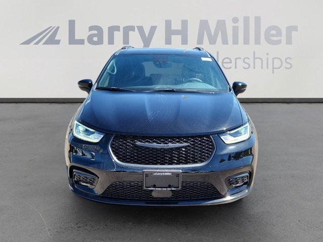 new 2025 Chrysler Pacifica car, priced at $41,427