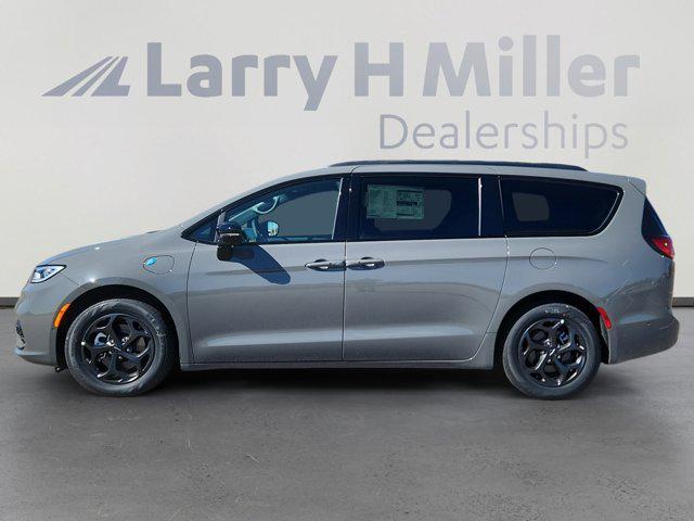 new 2025 Chrysler Pacifica Hybrid car, priced at $50,654