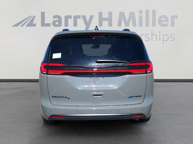 new 2025 Chrysler Pacifica Hybrid car, priced at $50,654