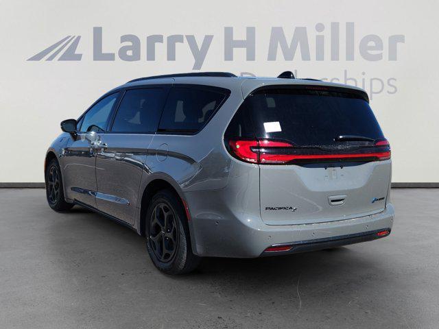 new 2025 Chrysler Pacifica Hybrid car, priced at $50,654