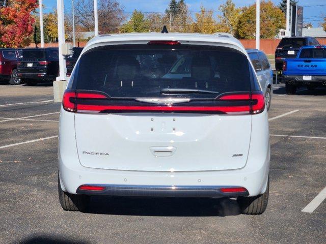 new 2025 Chrysler Pacifica car, priced at $41,447