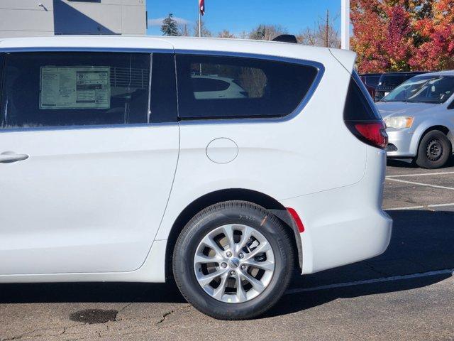 new 2025 Chrysler Pacifica car, priced at $41,447