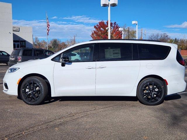 new 2024 Chrysler Pacifica car, priced at $45,755