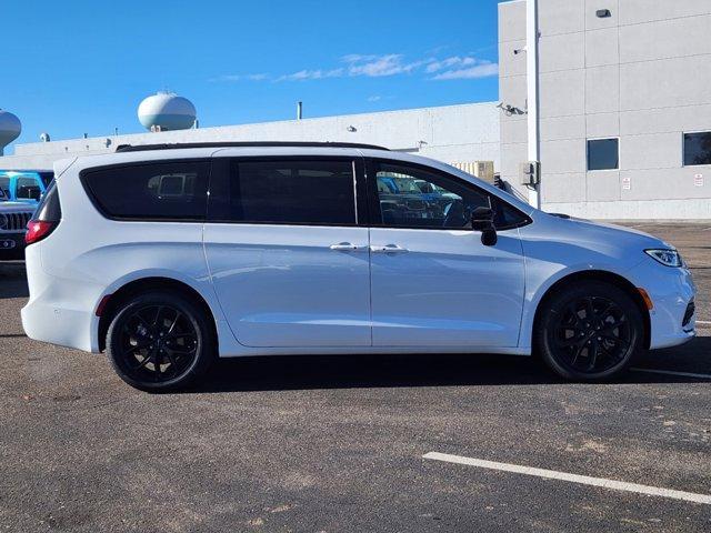 new 2024 Chrysler Pacifica car, priced at $45,755