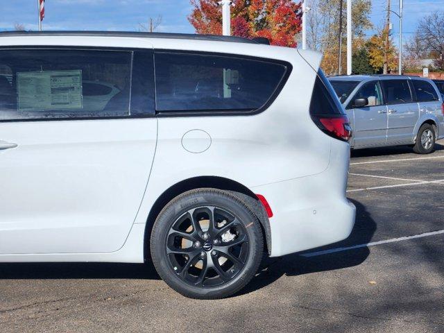 new 2024 Chrysler Pacifica car, priced at $45,755