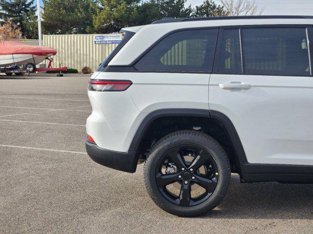 new 2025 Jeep Grand Cherokee car, priced at $50,501