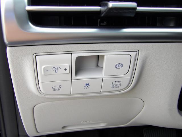 new 2025 Hyundai TUCSON Hybrid car, priced at $43,170