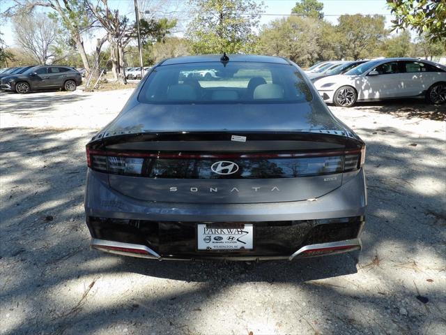 new 2025 Hyundai Sonata Hybrid car, priced at $32,705
