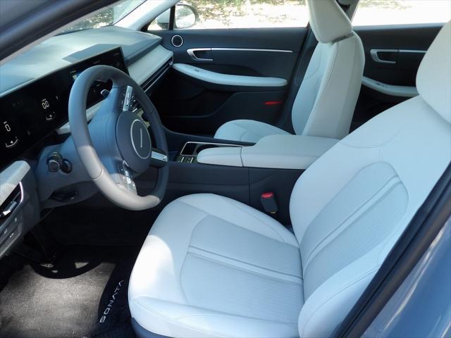 new 2025 Hyundai Sonata Hybrid car, priced at $32,705