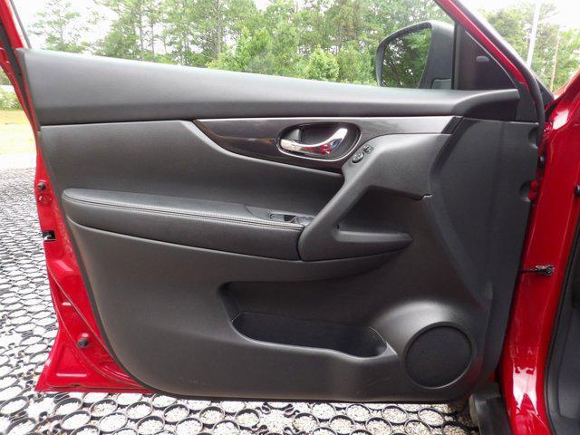 used 2017 Nissan Rogue car, priced at $12,886
