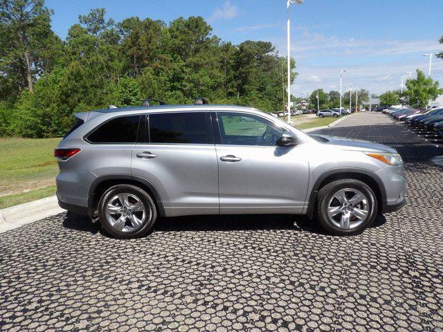 used 2016 Toyota Highlander car, priced at $21,885