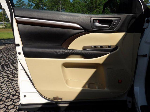 used 2016 Toyota Highlander car, priced at $19,440