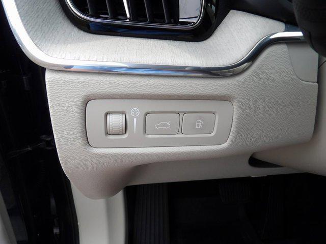 used 2022 Volvo XC60 Recharge Plug-In Hybrid car, priced at $39,988
