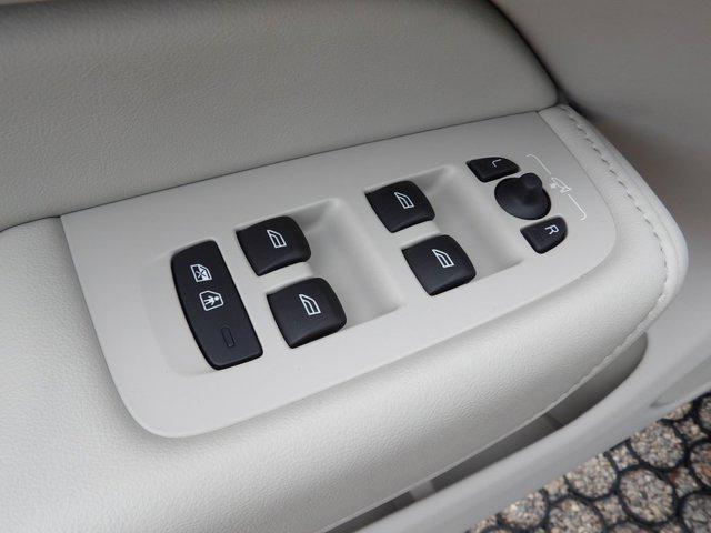used 2022 Volvo XC60 Recharge Plug-In Hybrid car, priced at $39,988