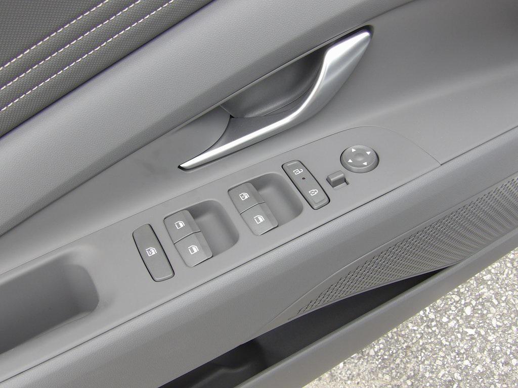 new 2025 Hyundai Elantra car, priced at $26,983