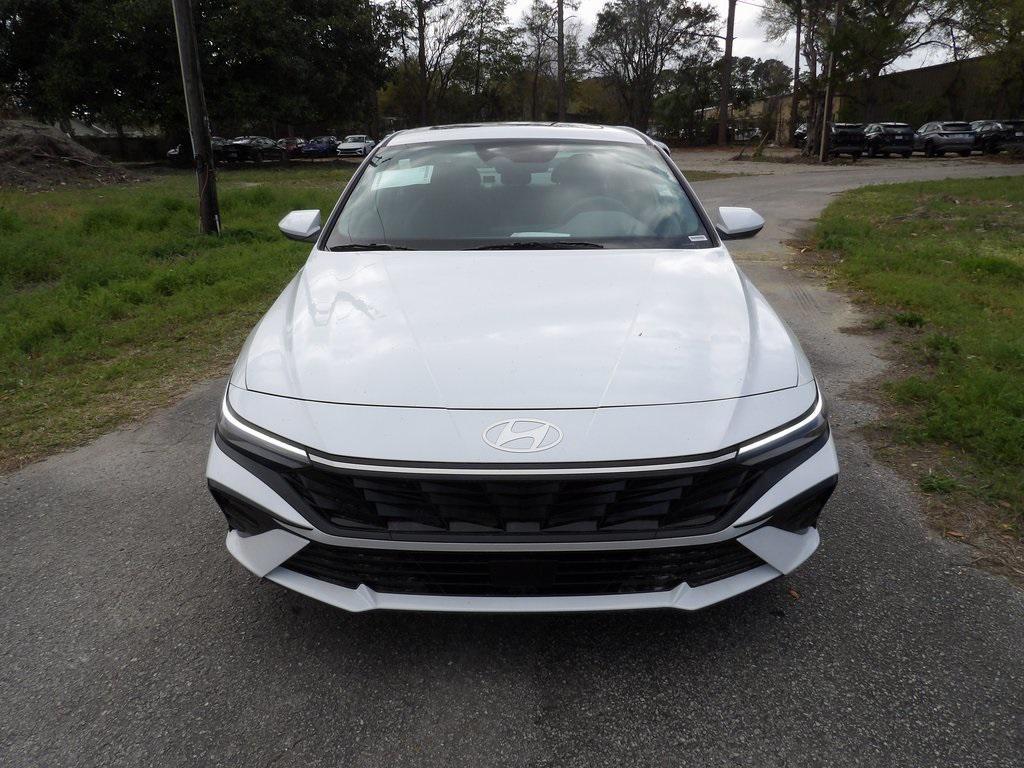 new 2025 Hyundai Elantra car, priced at $26,983