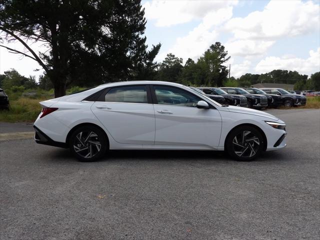 new 2024 Hyundai Elantra car, priced at $26,905