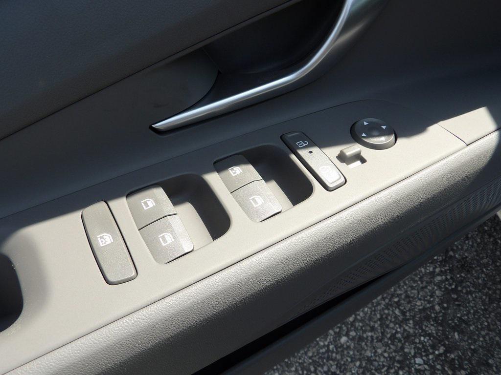 new 2025 Hyundai Elantra car, priced at $27,090