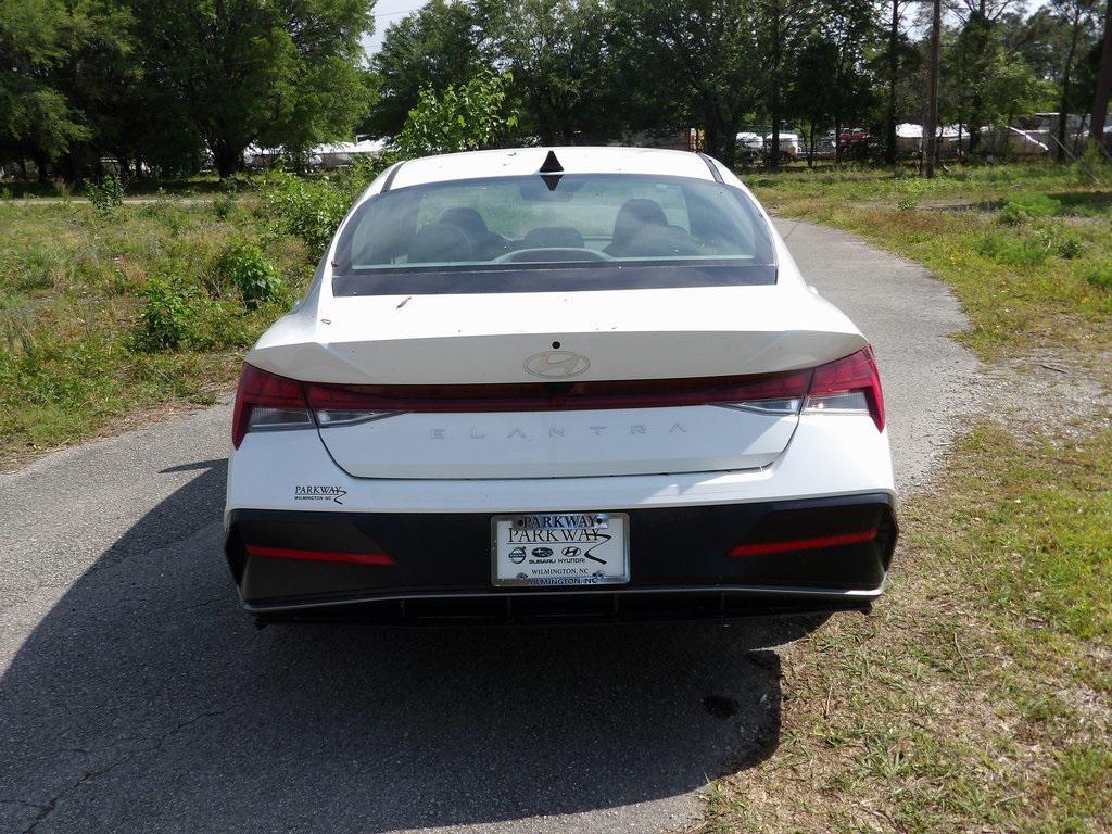 new 2025 Hyundai Elantra car, priced at $27,090