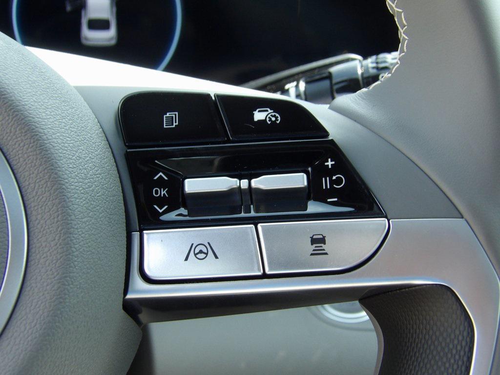 new 2025 Hyundai Elantra car, priced at $27,090