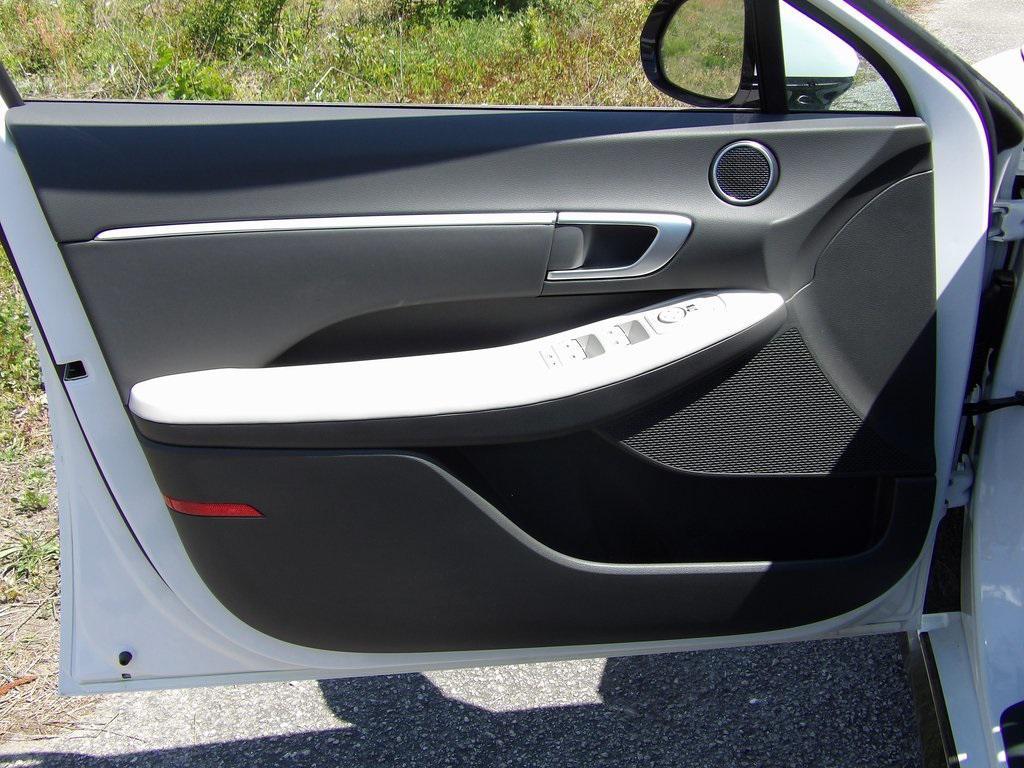 new 2025 Hyundai Sonata Hybrid car, priced at $32,813