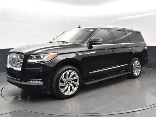 used 2024 Lincoln Navigator car