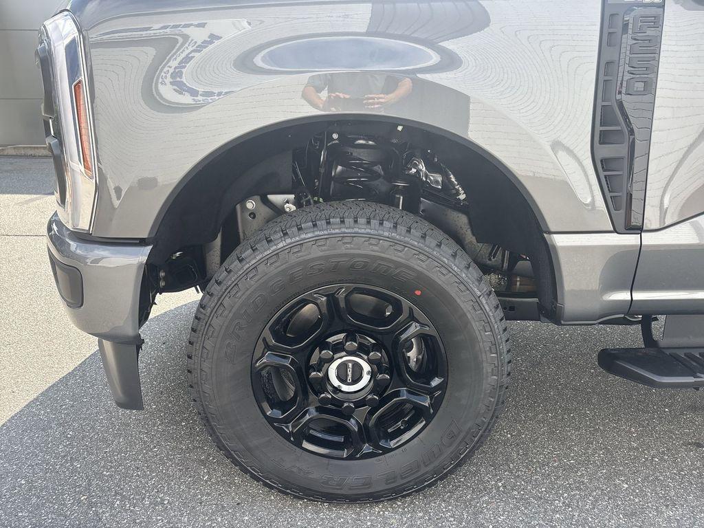 new 2025 Ford F-250 car
