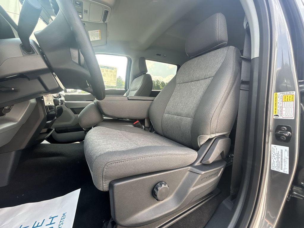 new 2025 Ford F-250 car