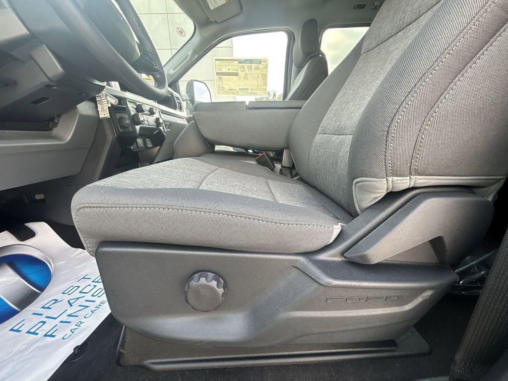new 2025 Ford F-250 car