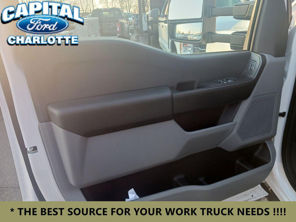 new 2024 Ford F-350 car, priced at $63,999
