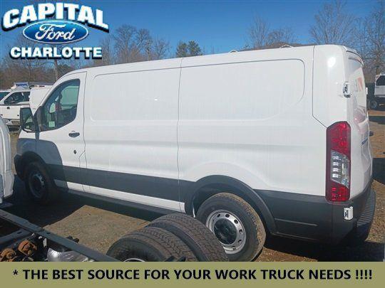 new 2025 Ford Transit-150 car