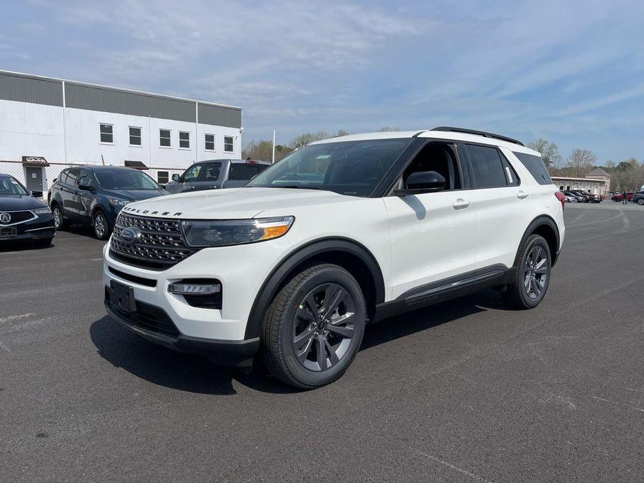 new 2024 Ford Explorer car, priced at $49,894