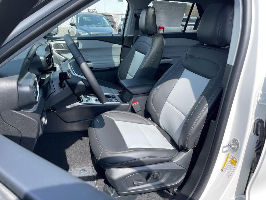 new 2024 Ford Explorer car, priced at $49,894