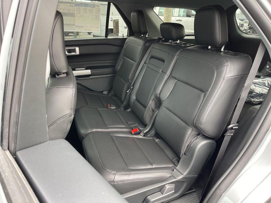 new 2024 Ford Explorer car, priced at $42,694