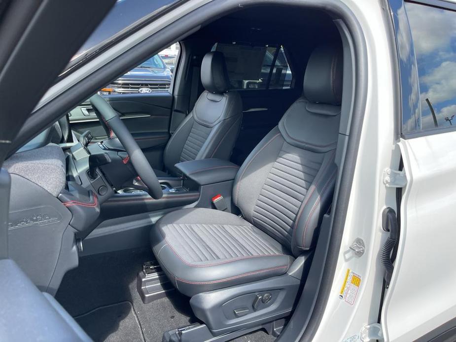 new 2025 Ford Explorer car, priced at $52,210