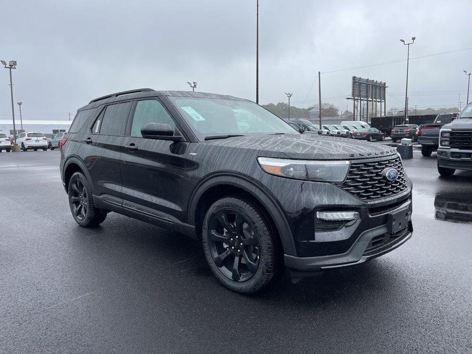 new 2024 Ford Explorer car, priced at $48,900