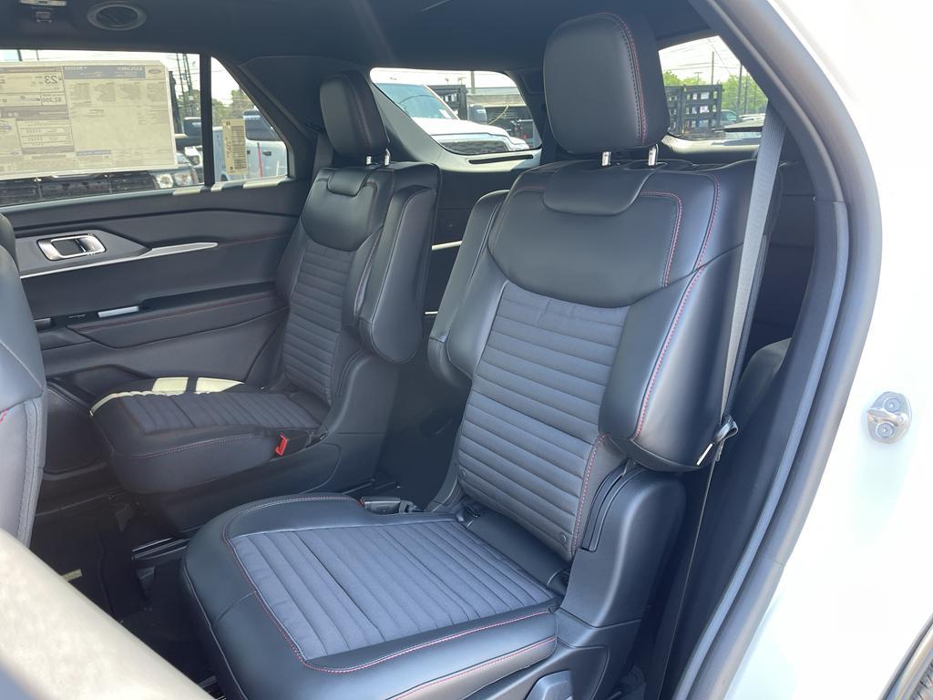 new 2025 Ford Explorer car, priced at $47,384
