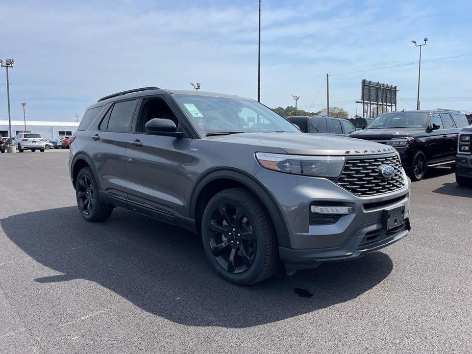 new 2024 Ford Explorer car, priced at $50,493