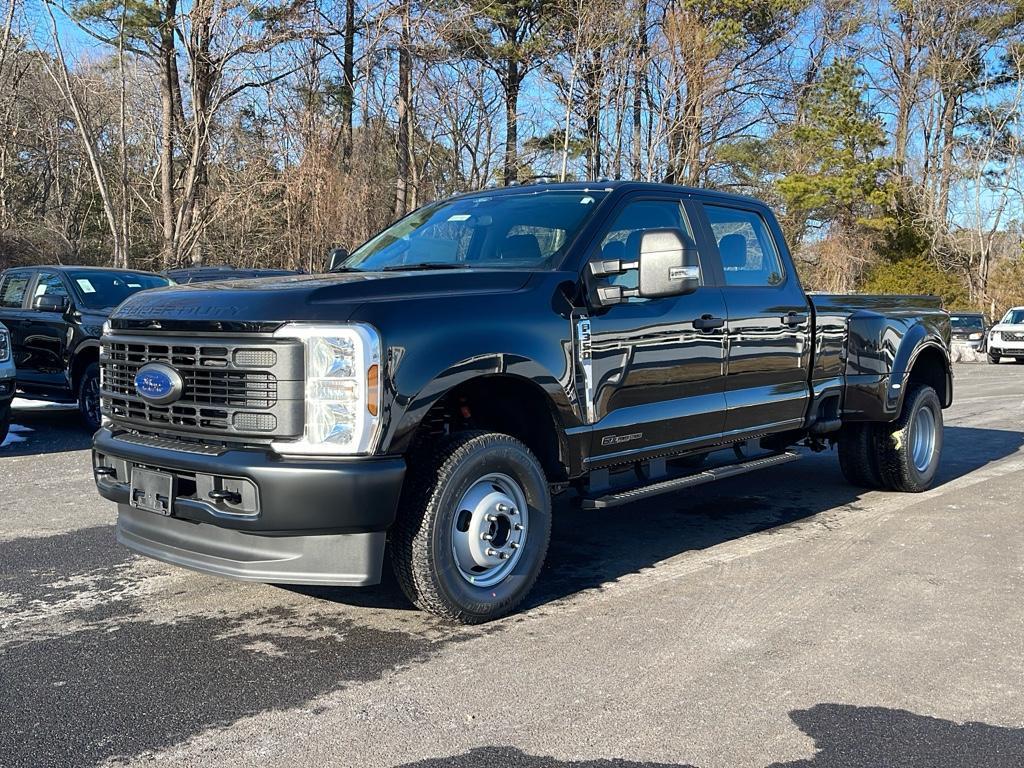 new 2025 Ford F-350 car, priced at $69,585