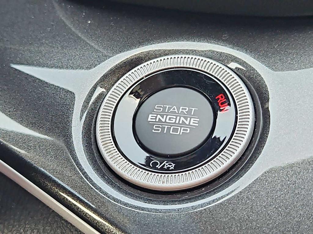 used 2022 Jeep Grand Cherokee car, priced at $31,995
