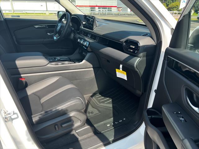 new 2025 Honda Pilot car, priced at $47,505