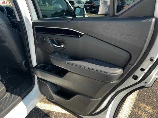 new 2025 Honda Pilot car, priced at $47,505