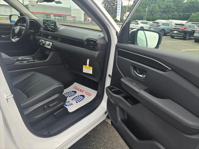 new 2025 Honda Pilot car, priced at $54,985