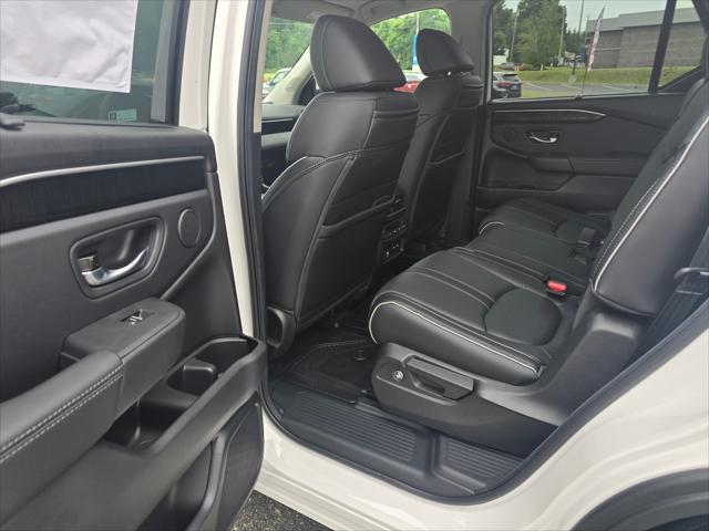 new 2025 Honda Pilot car, priced at $54,985