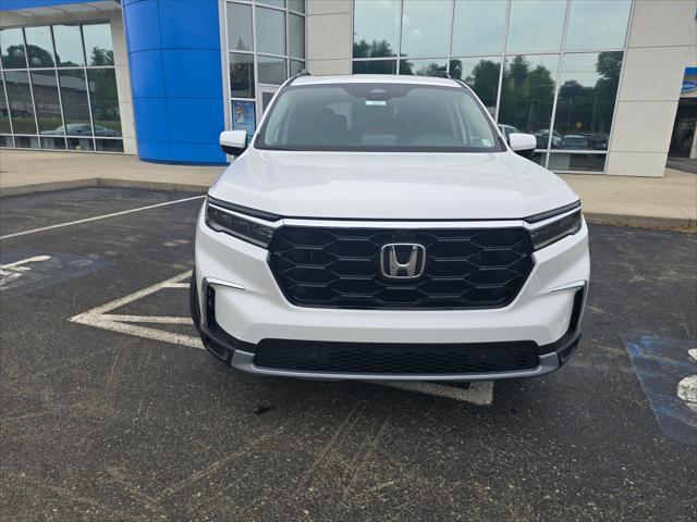 new 2025 Honda Pilot car, priced at $54,985