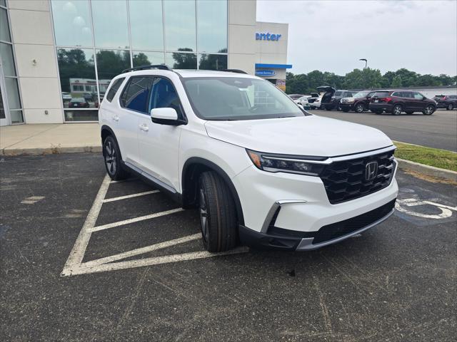 new 2025 Honda Pilot car, priced at $54,985